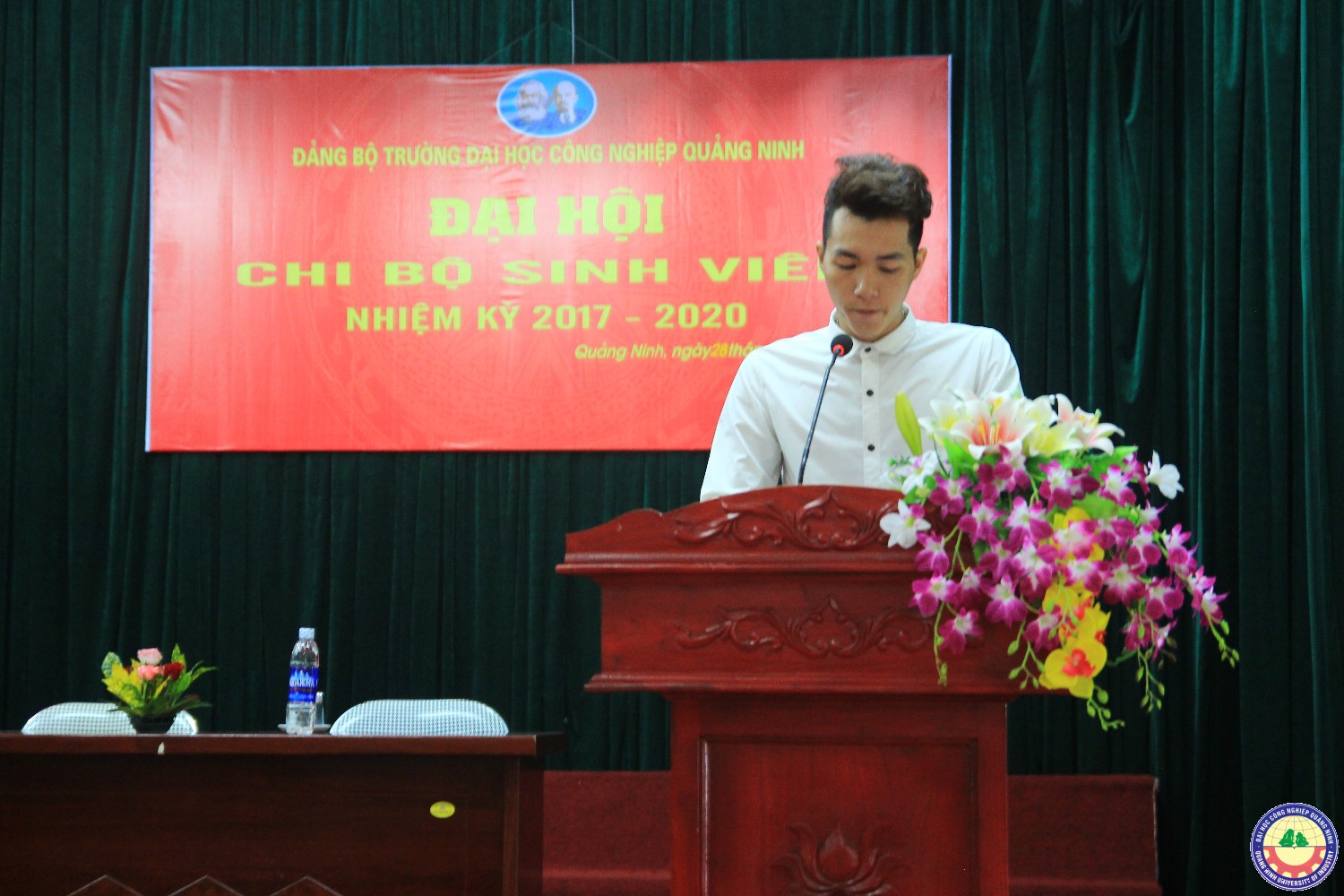 Đại hội chi bộ sinh viên