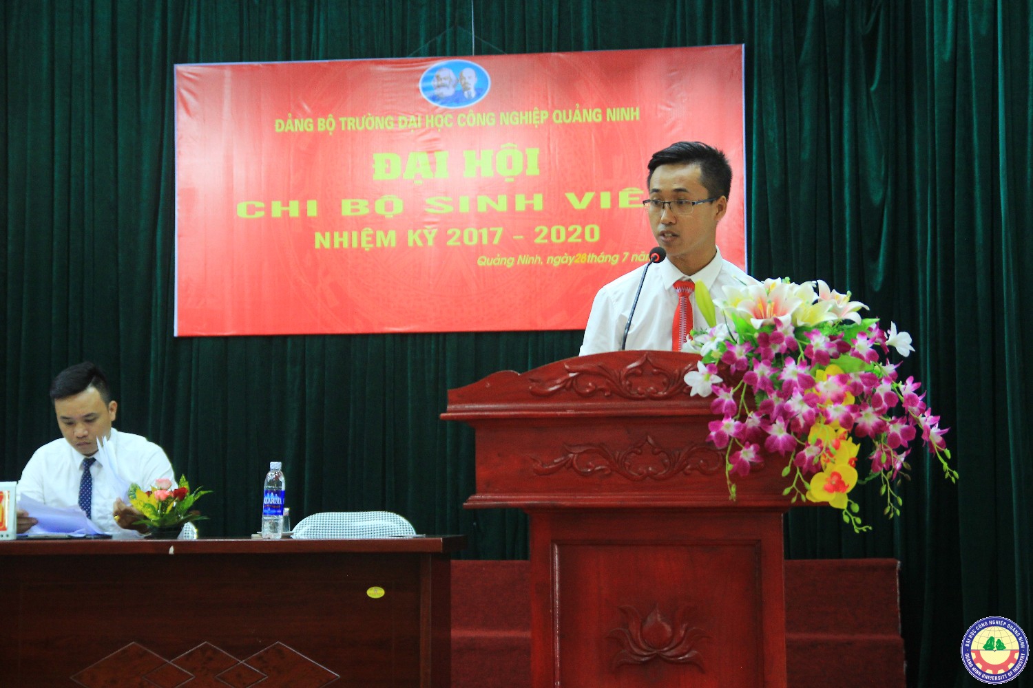 Đại hội chi bộ sinh viên