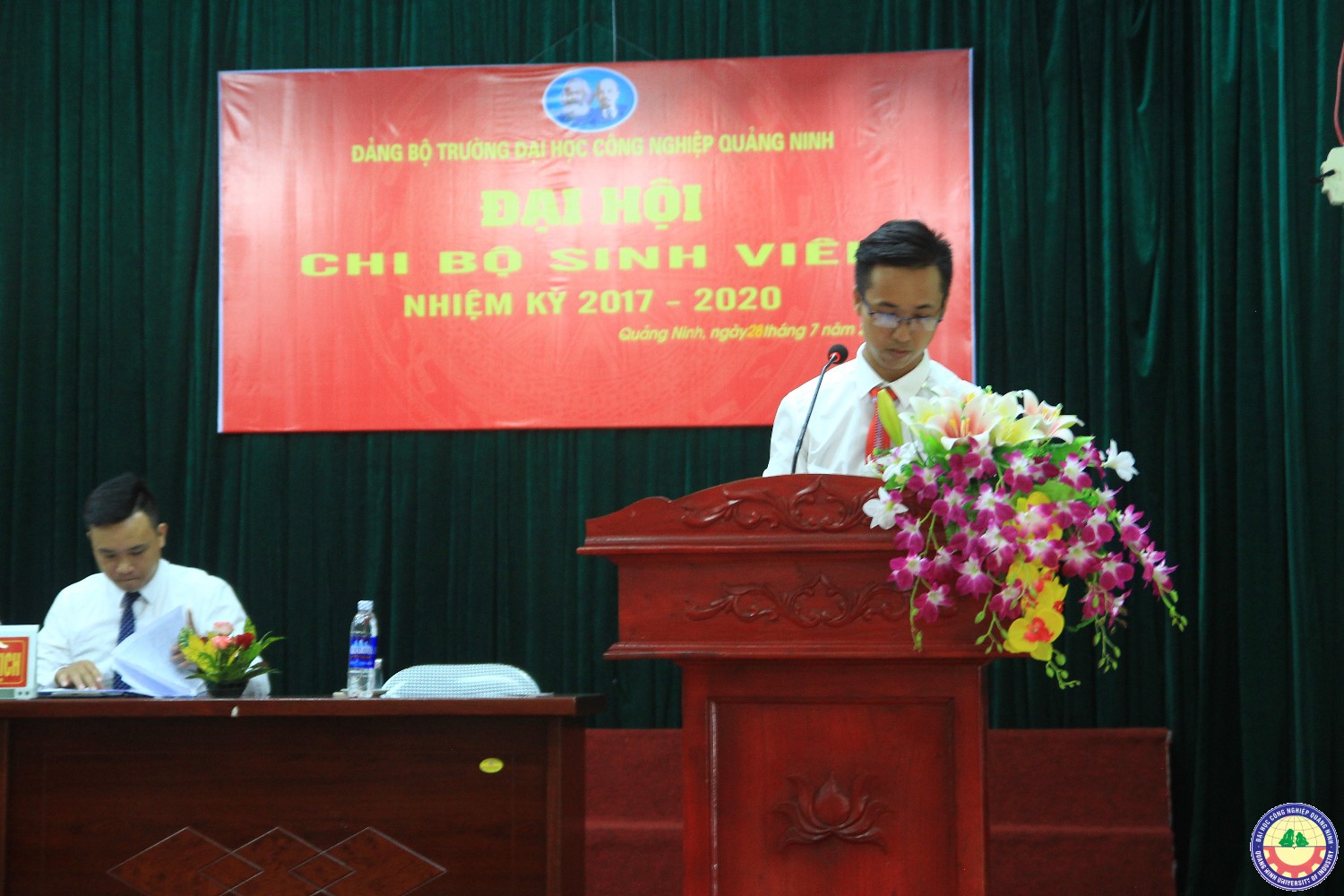 Đại hội chi bộ sinh viên