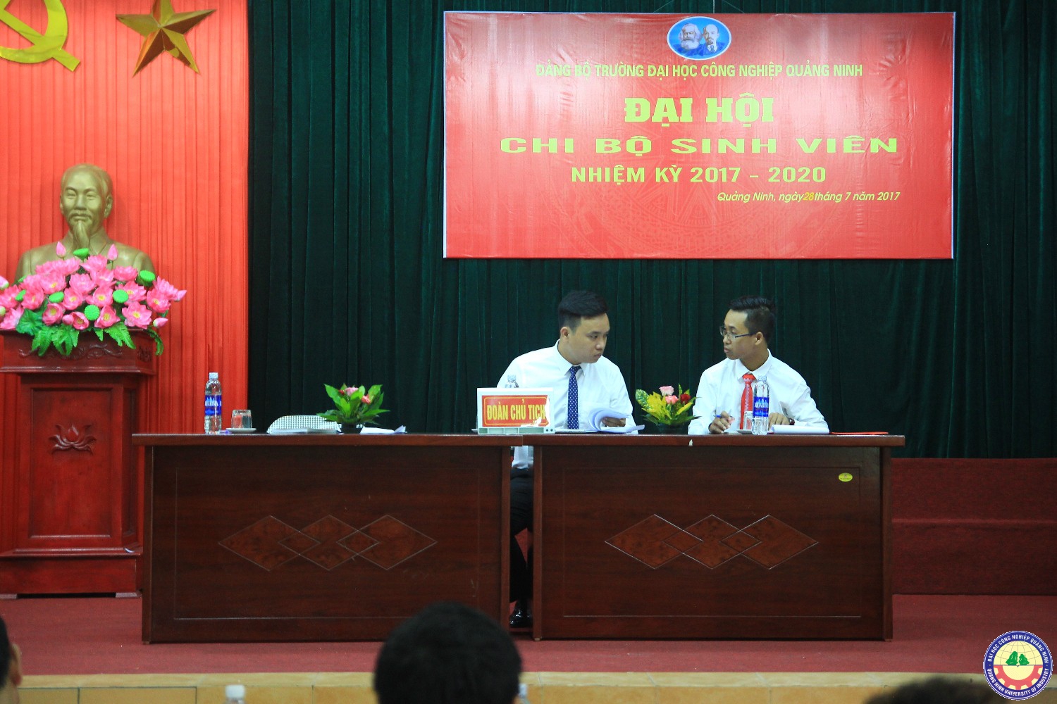Đại hội chi bộ sinh viên