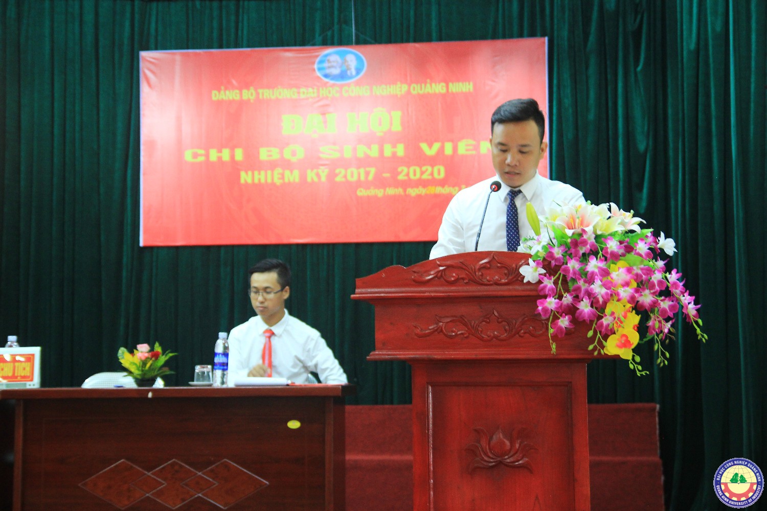 Đại hội chi bộ sinh viên