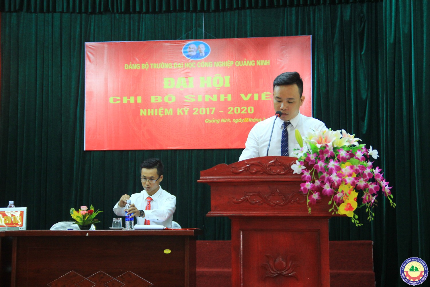 Đại hội chi bộ sinh viên