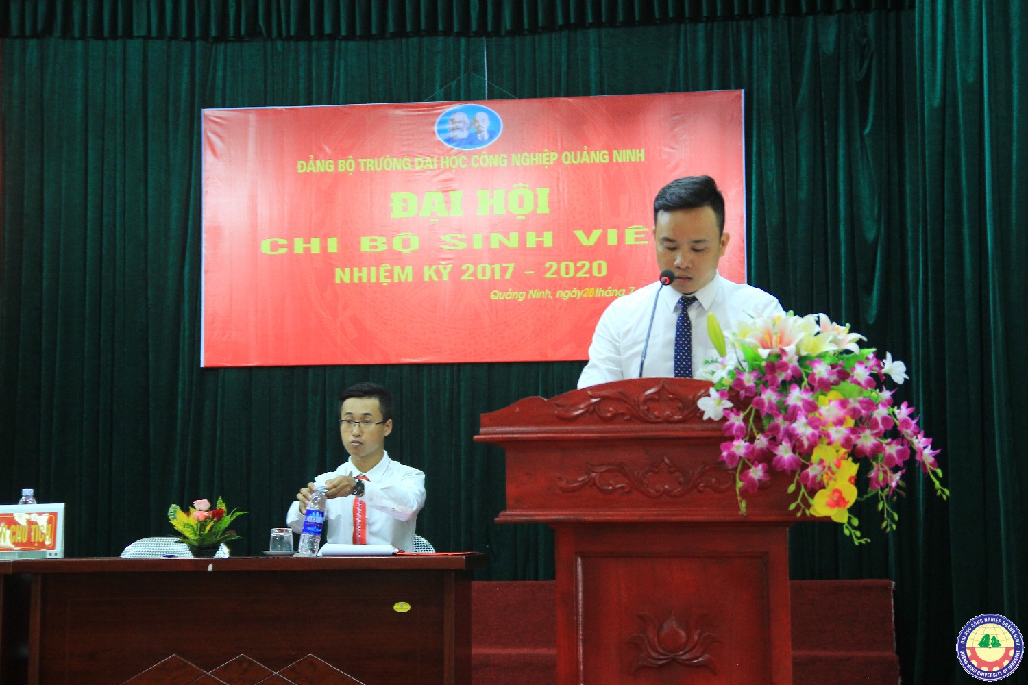 Đại hội chi bộ sinh viên