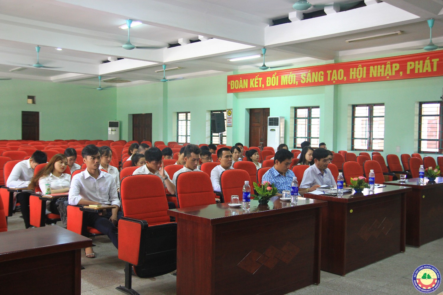 Đại hội chi bộ sinh viên