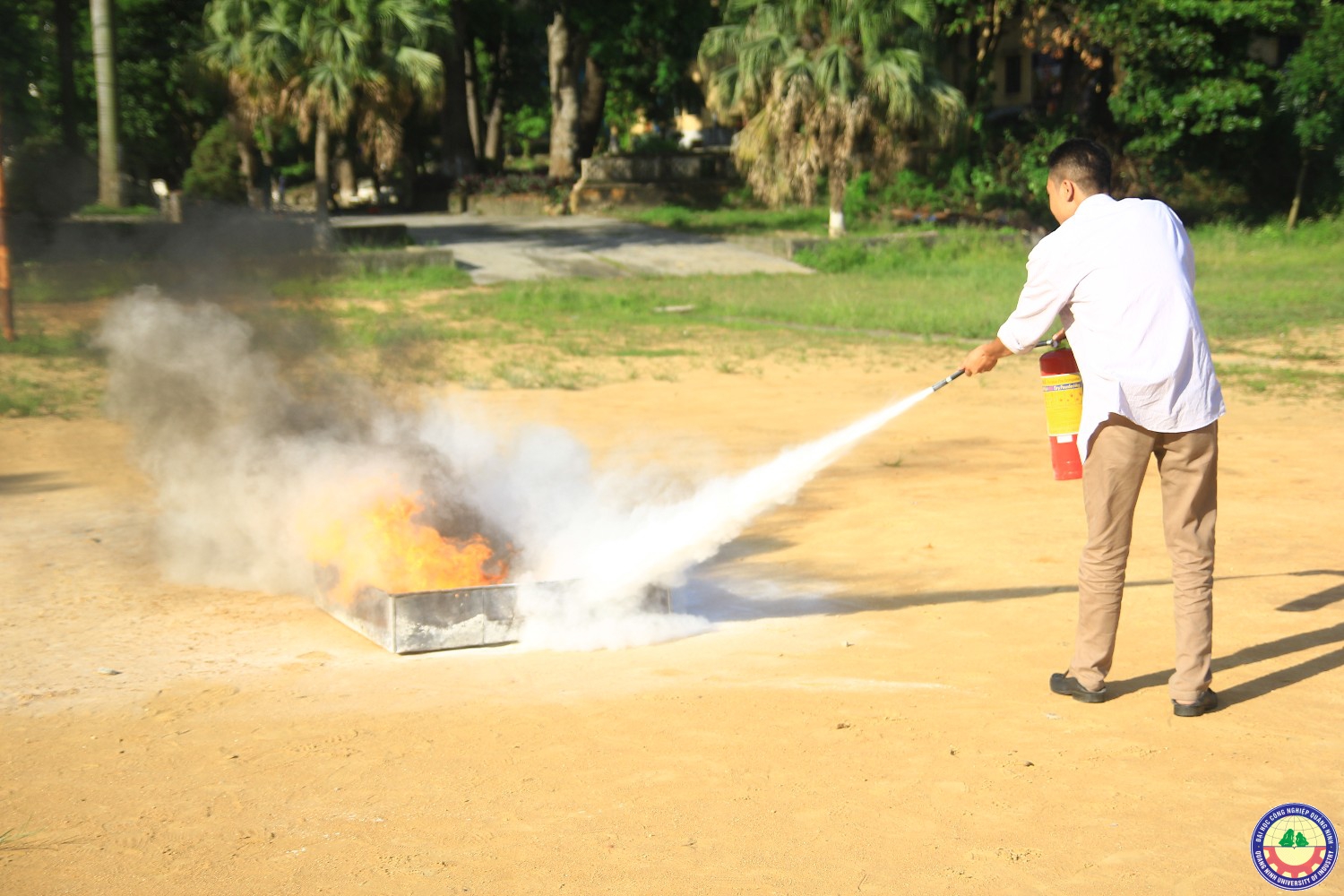 Diễn tập phòng cháy chũa cháy tại trường