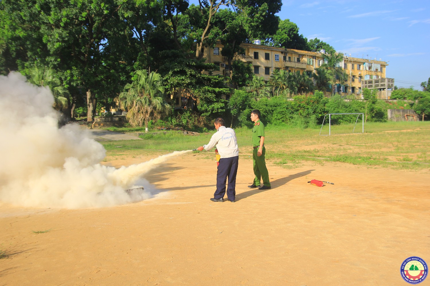 Diễn tập phòng cháy chũa cháy tại trường