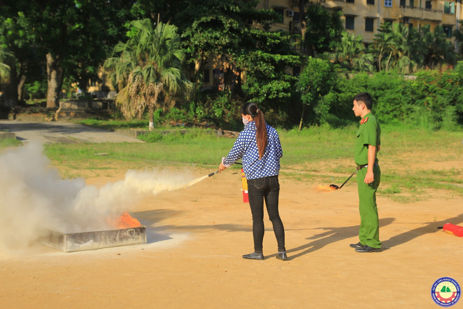 Diễn tập phòng cháy chũa cháy tại trường