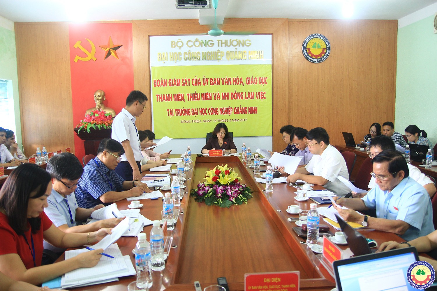 Đoàn giám sát của Uỷ ban Giáo dục TTN-NĐ về làm việc tại trường ĐHCNQN