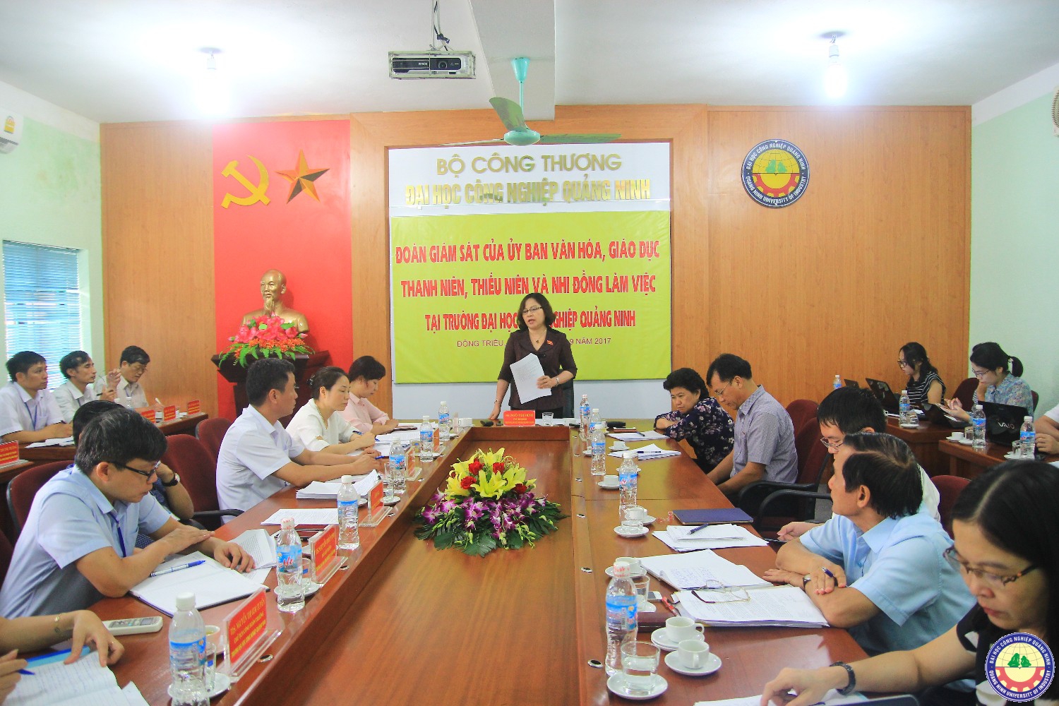 Đoàn giám sát của Uỷ ban Giáo dục TTN-NĐ về làm việc tại trường ĐHCNQN
