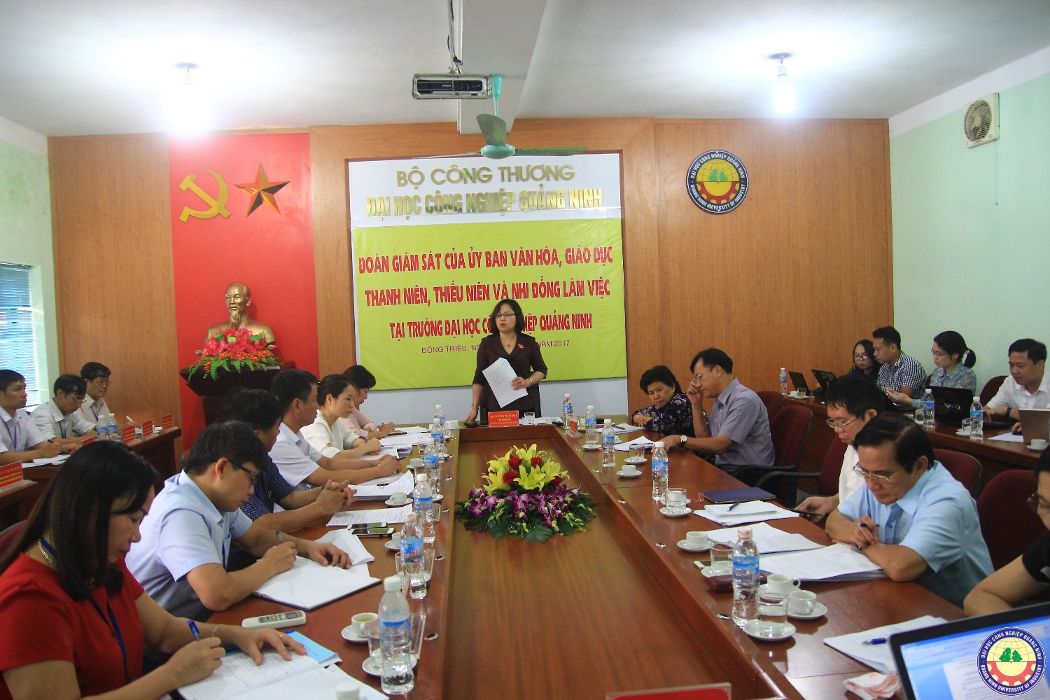 Đoàn giám sát của Uỷ ban Giáo dục TTN-NĐ về làm việc tại trường ĐHCNQN