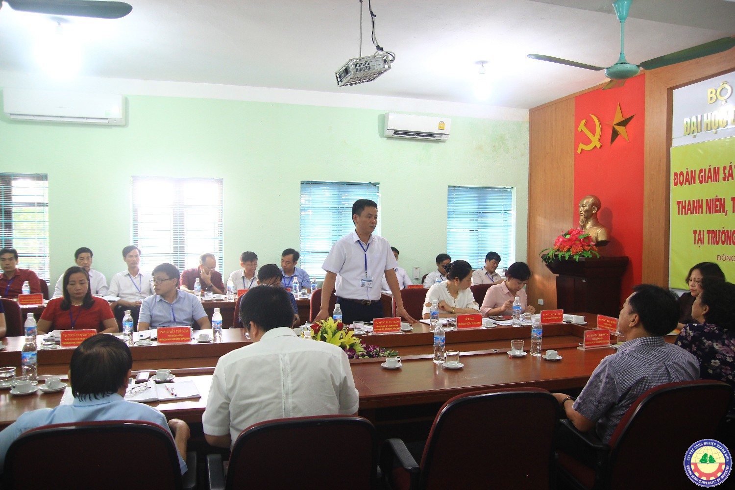 Đoàn giám sát của Uỷ ban Giáo dục TTN-NĐ về làm việc tại trường ĐHCNQN