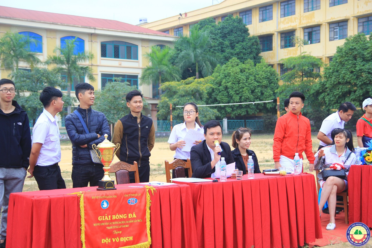 Giải bóng đá các câu lạc bộ hội sinh viên năm 2017