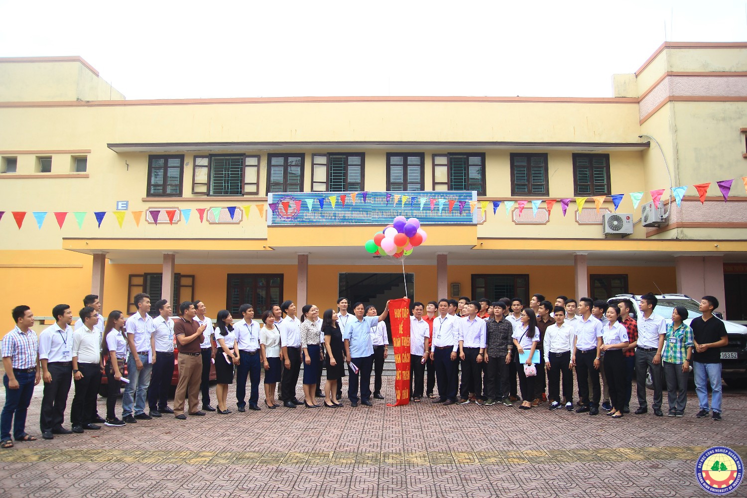 Hội thảo Sinh viên với việc học tập để hoàn thiện nhân cách phát triển bản thân