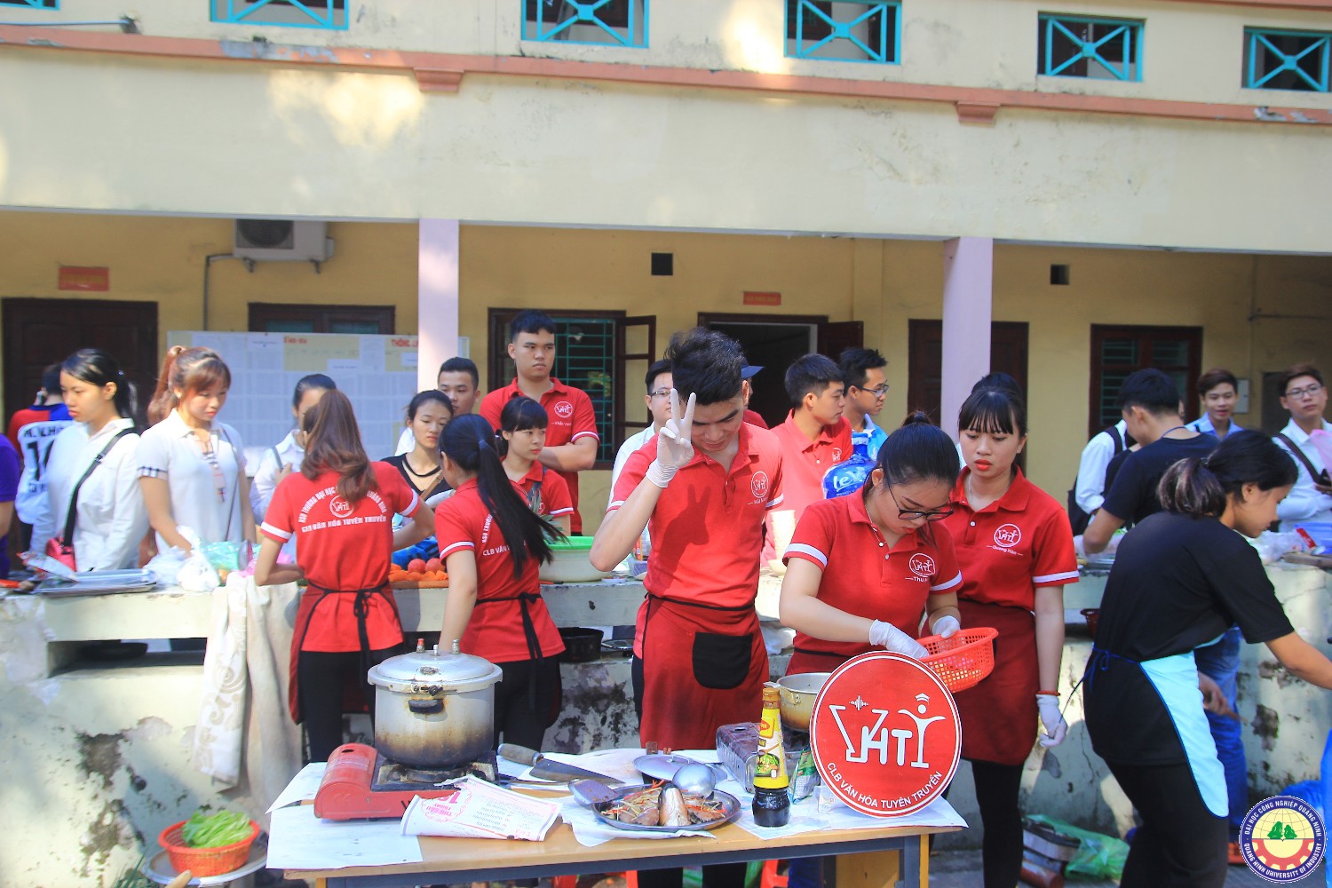 Hội thi nấu ăn chào mừng ngày 20/10 hội sinh viên trường