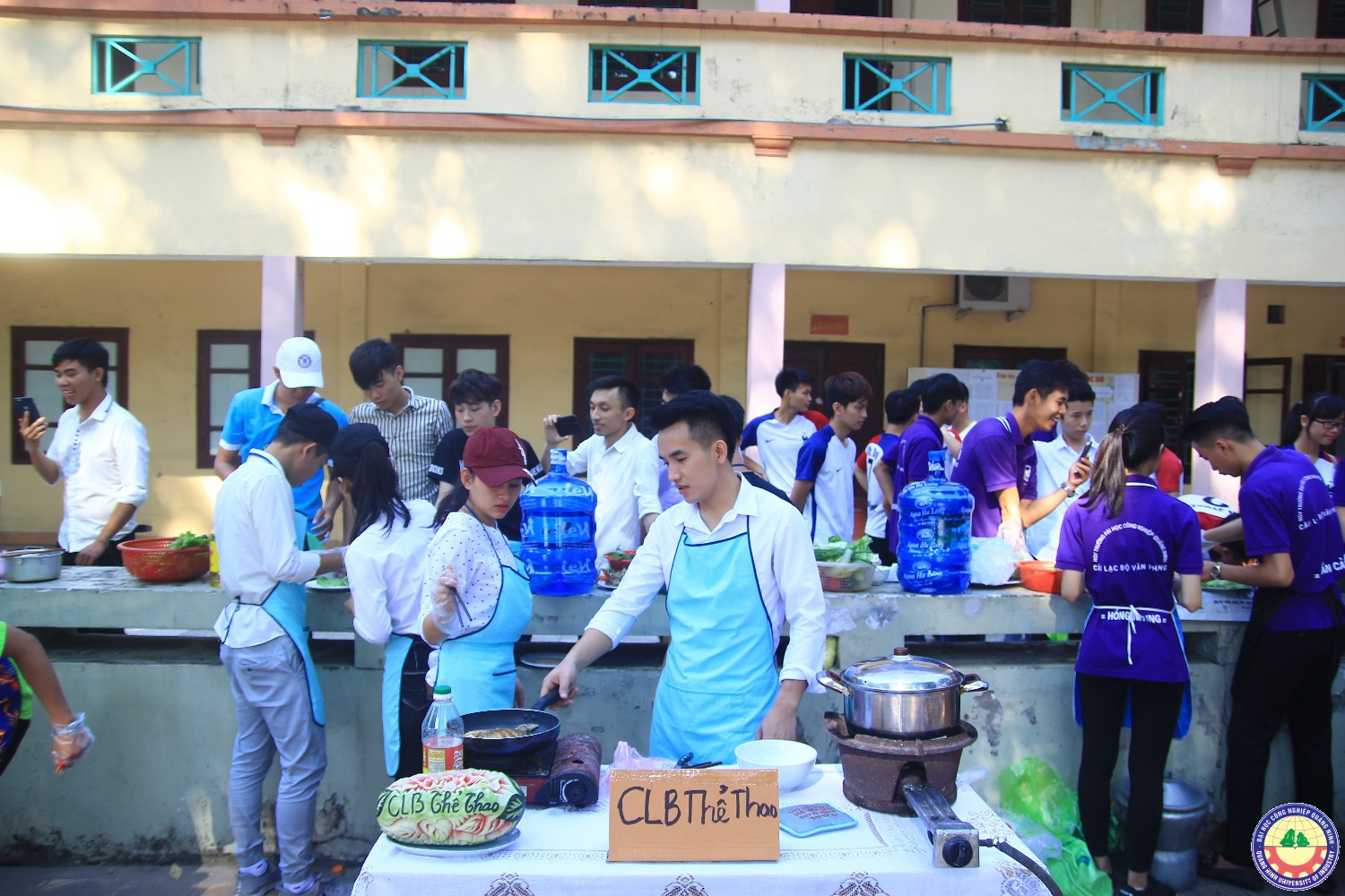Hội thi nấu ăn chào mừng ngày 20/10 hội sinh viên trường
