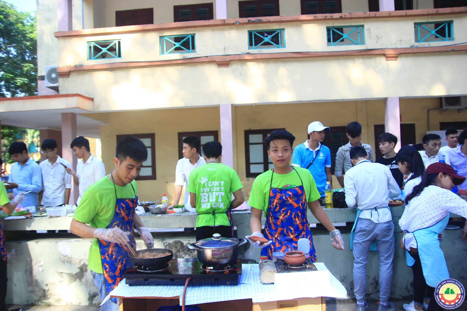 Hội thi nấu ăn chào mừng ngày 20/10 hội sinh viên trường