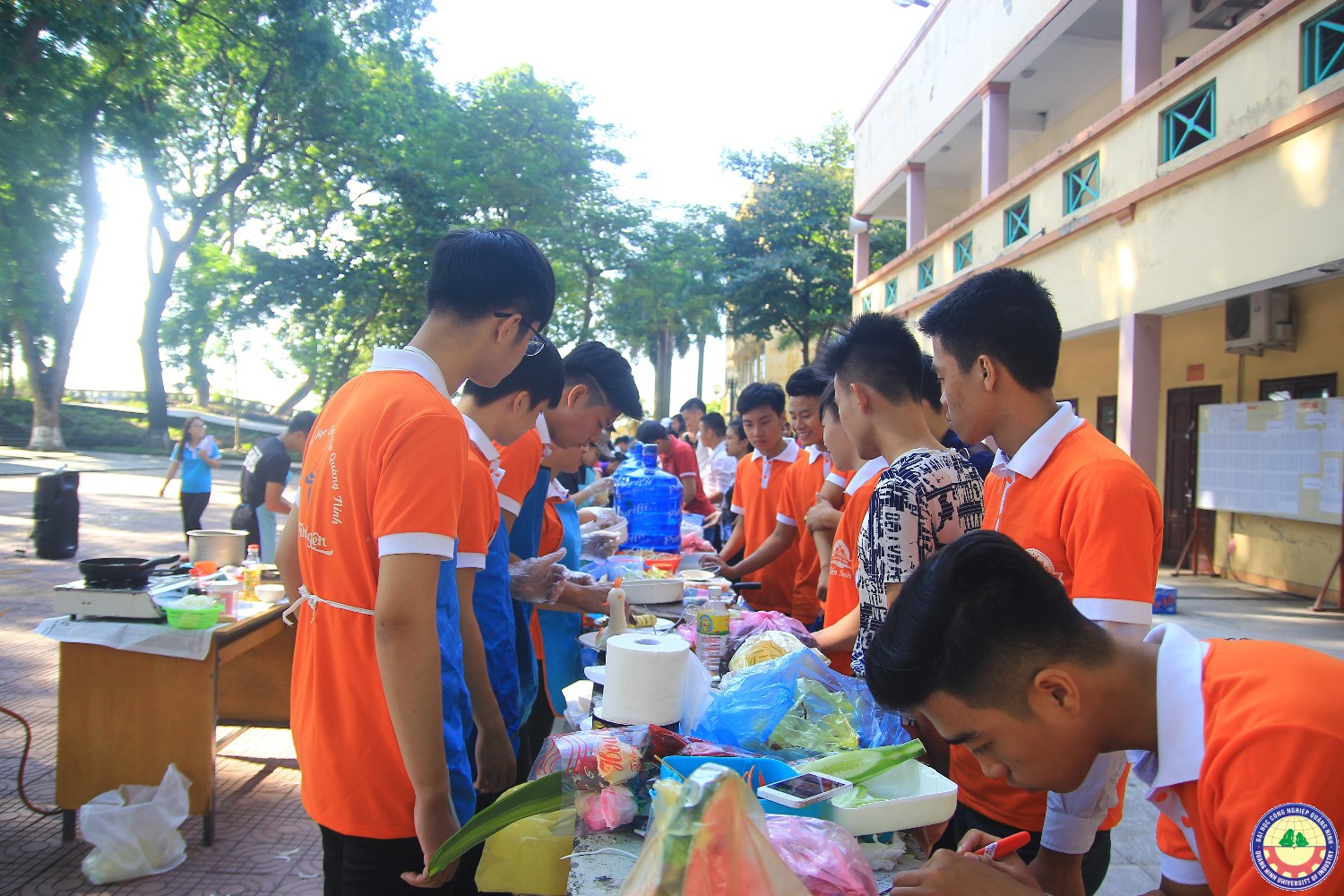 Hội thi nấu ăn chào mừng ngày 20/10 hội sinh viên trường