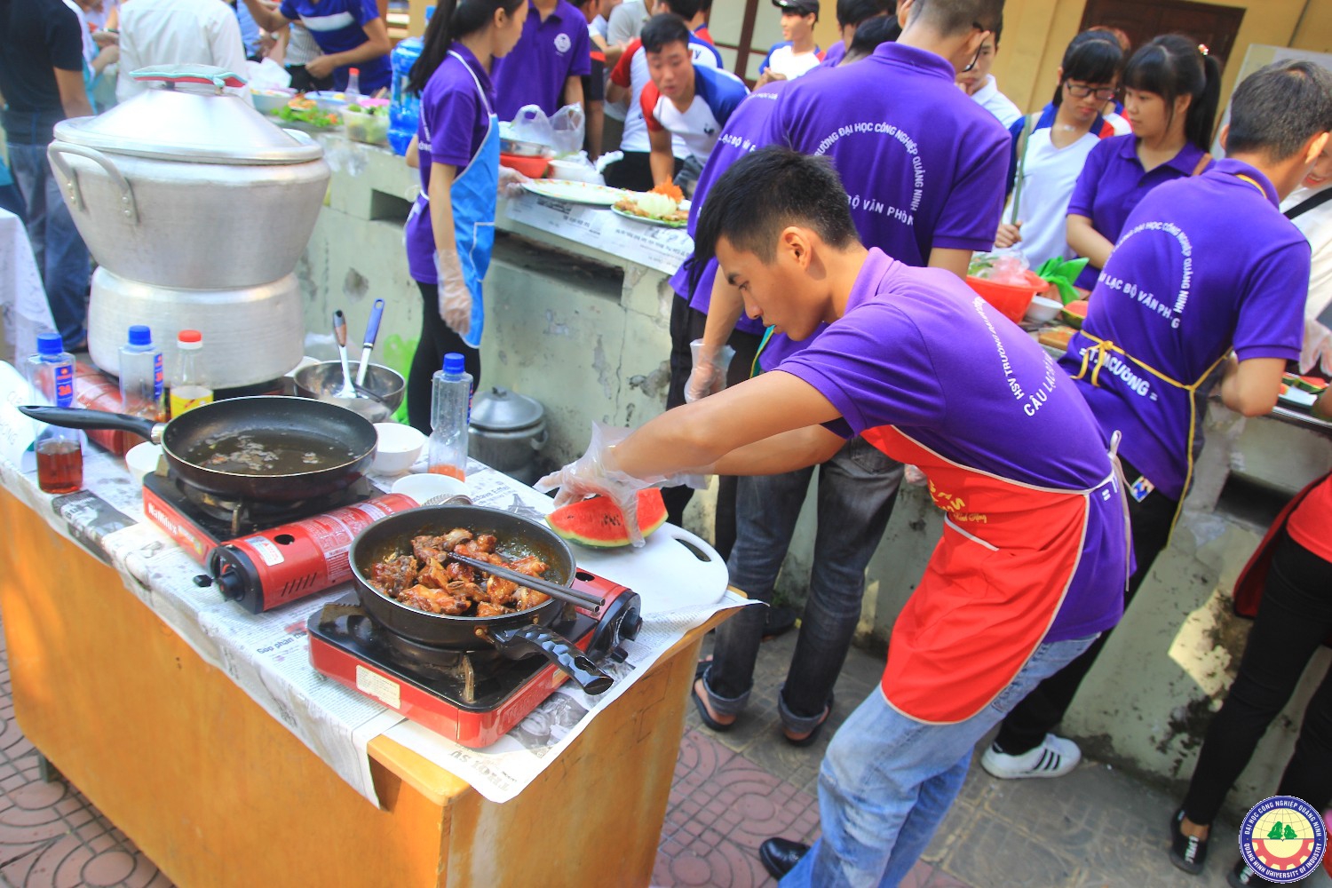 Hội thi nấu ăn chào mừng ngày 20/10 hội sinh viên trường