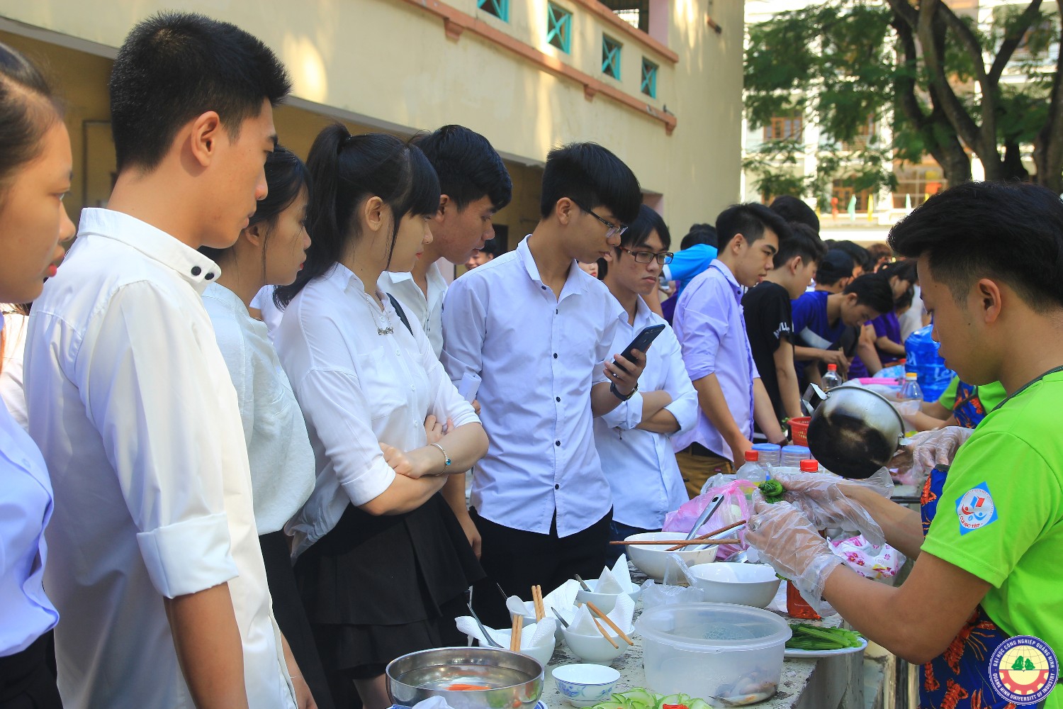 Hội thi nấu ăn chào mừng ngày 20/10 hội sinh viên trường