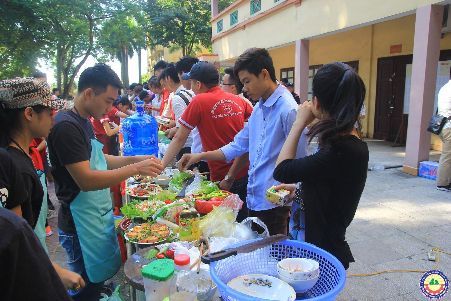 Hội thi nấu ăn chào mừng ngày 20/10 hội sinh viên trường