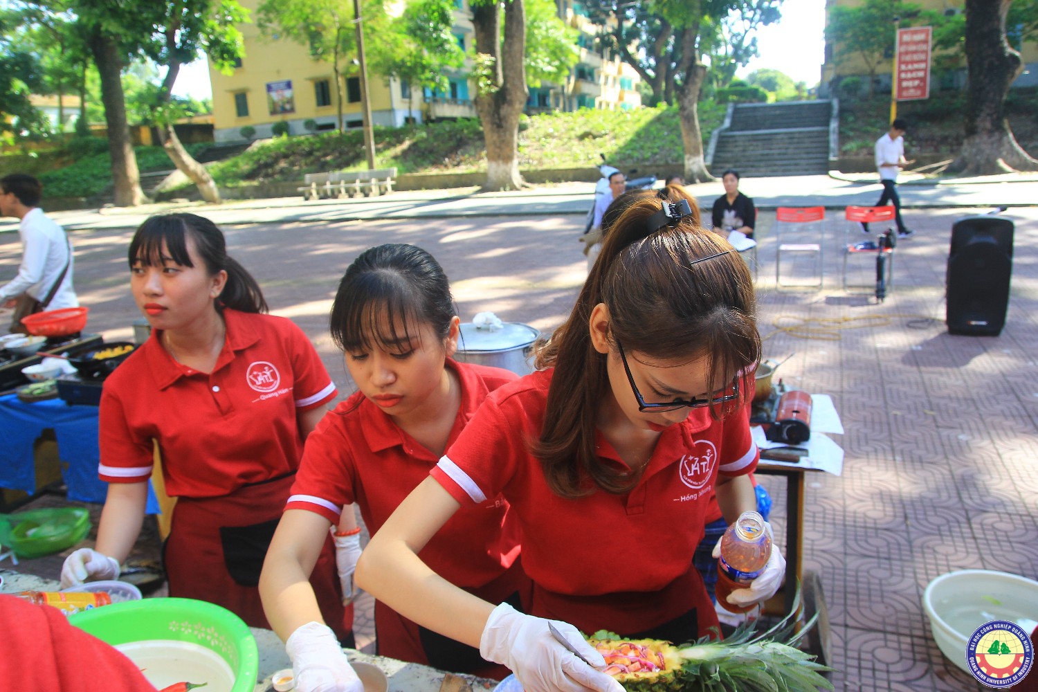 Hội thi nấu ăn chào mừng ngày 20/10 hội sinh viên trường