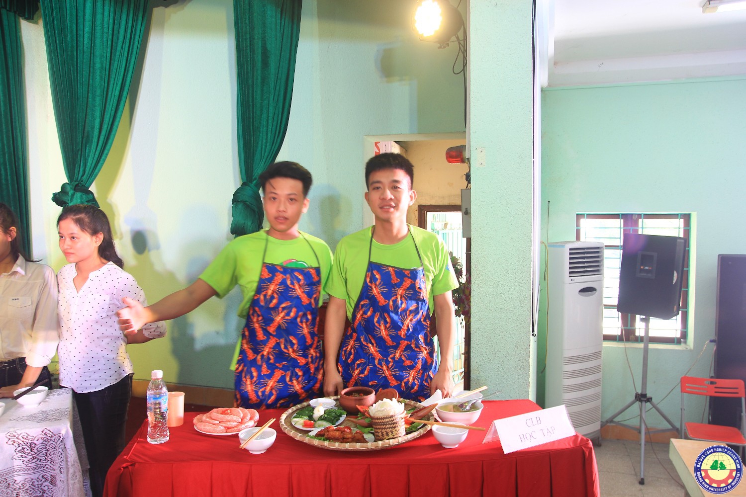 Hội thi nấu ăn chào mừng ngày 20/10 hội sinh viên trường