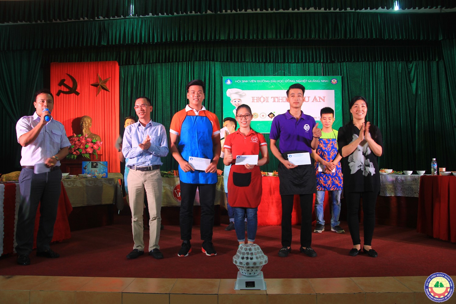 Hội thi nấu ăn chào mừng ngày 20/10 hội sinh viên trường