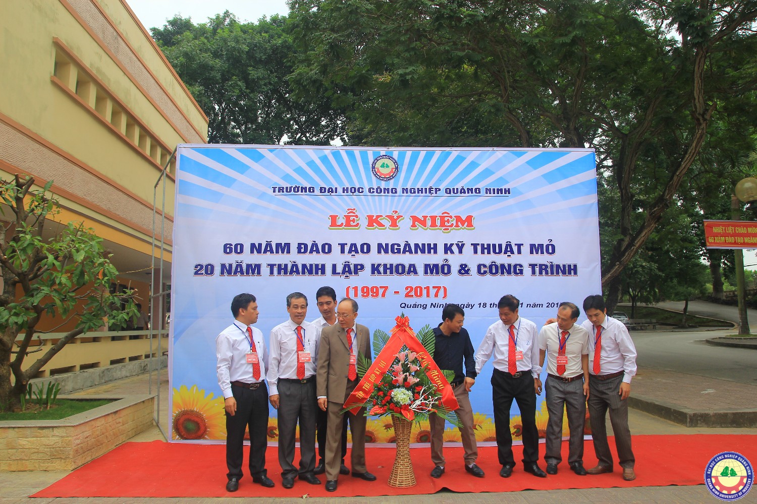 Kỉ niệm 20 năm thành lập khoa Mỏ-Công trình