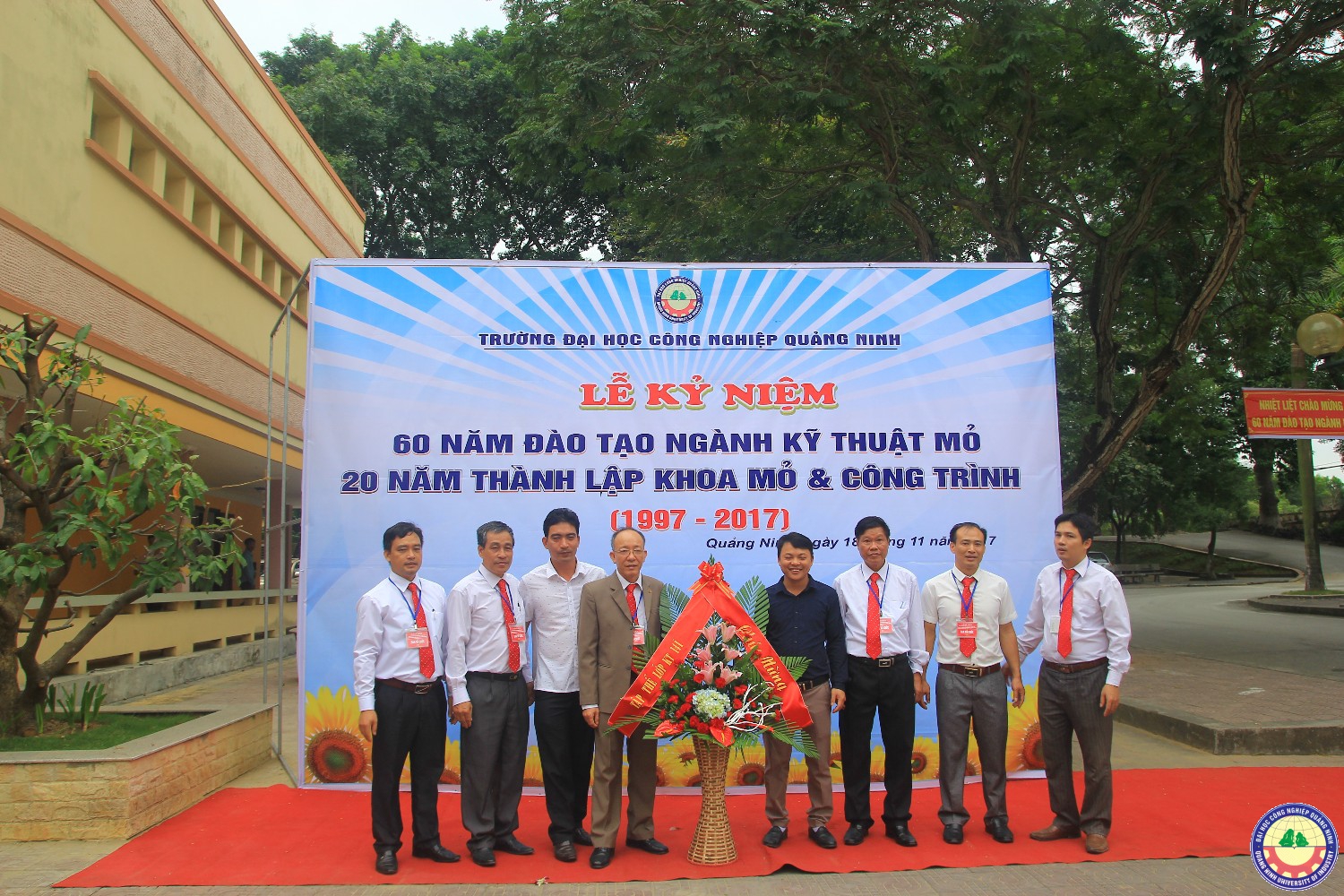 Kỉ niệm 20 năm thành lập khoa Mỏ-Công trình