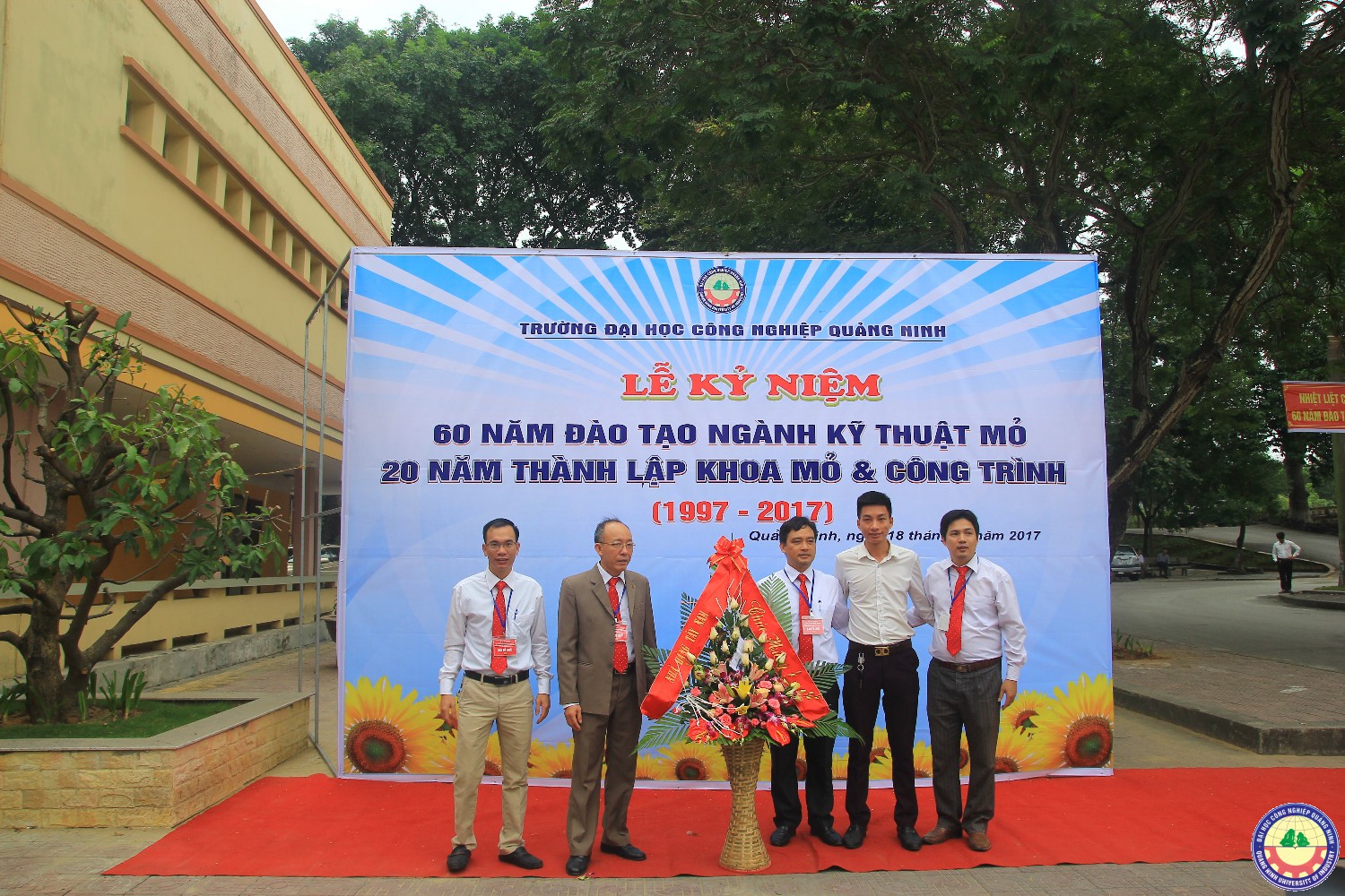 Kỉ niệm 20 năm thành lập khoa Mỏ-Công trình