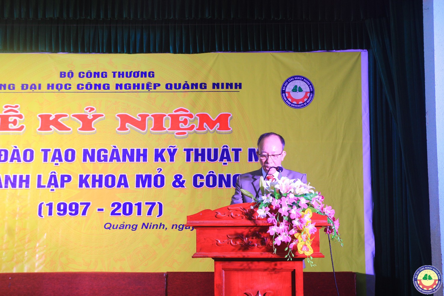 Kỉ niệm 20 năm thành lập khoa Mỏ-Công trình