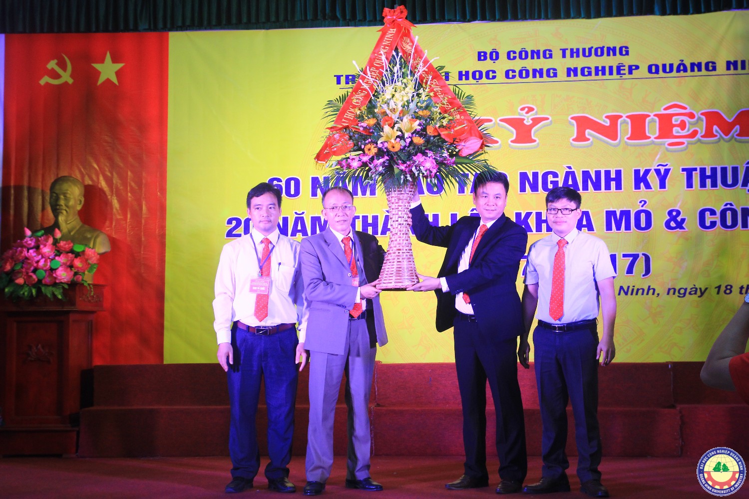 Kỉ niệm 20 năm thành lập khoa Mỏ-Công trình