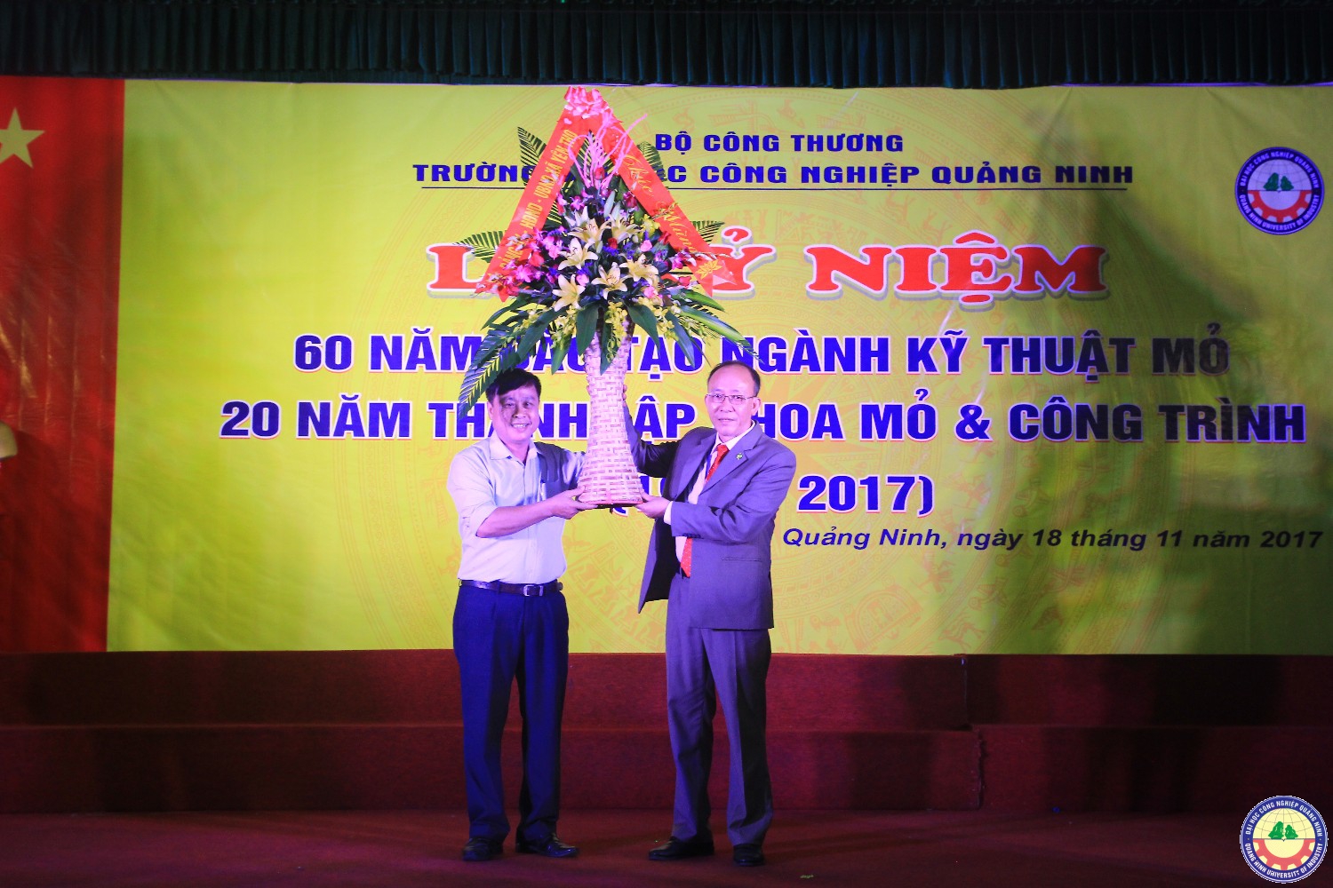 Kỉ niệm 20 năm thành lập khoa Mỏ-Công trình
