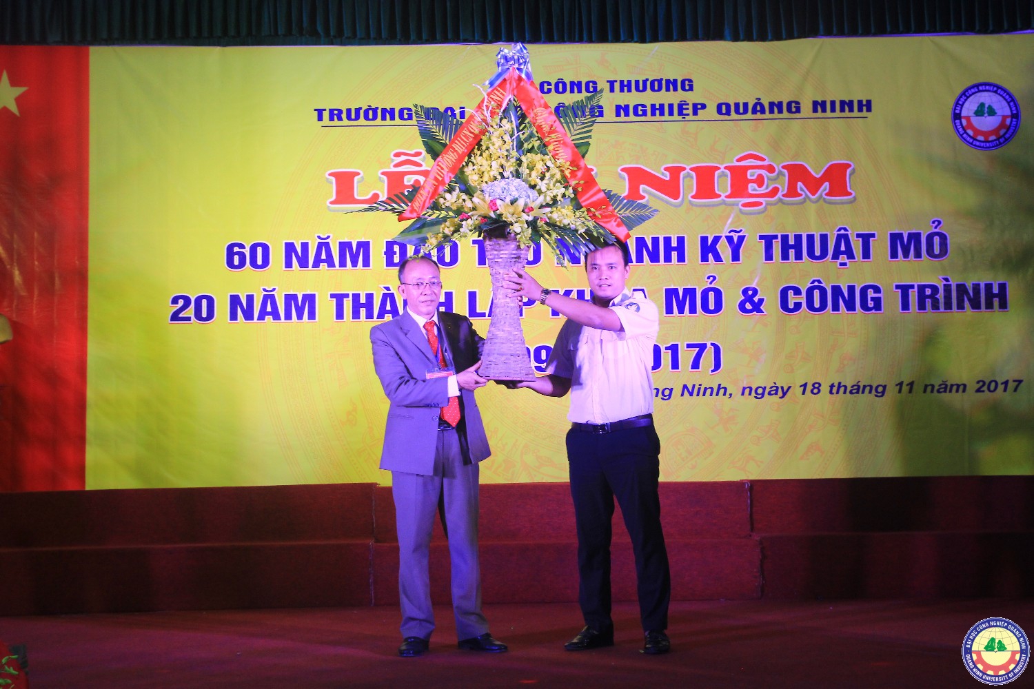 Kỉ niệm 20 năm thành lập khoa Mỏ-Công trình