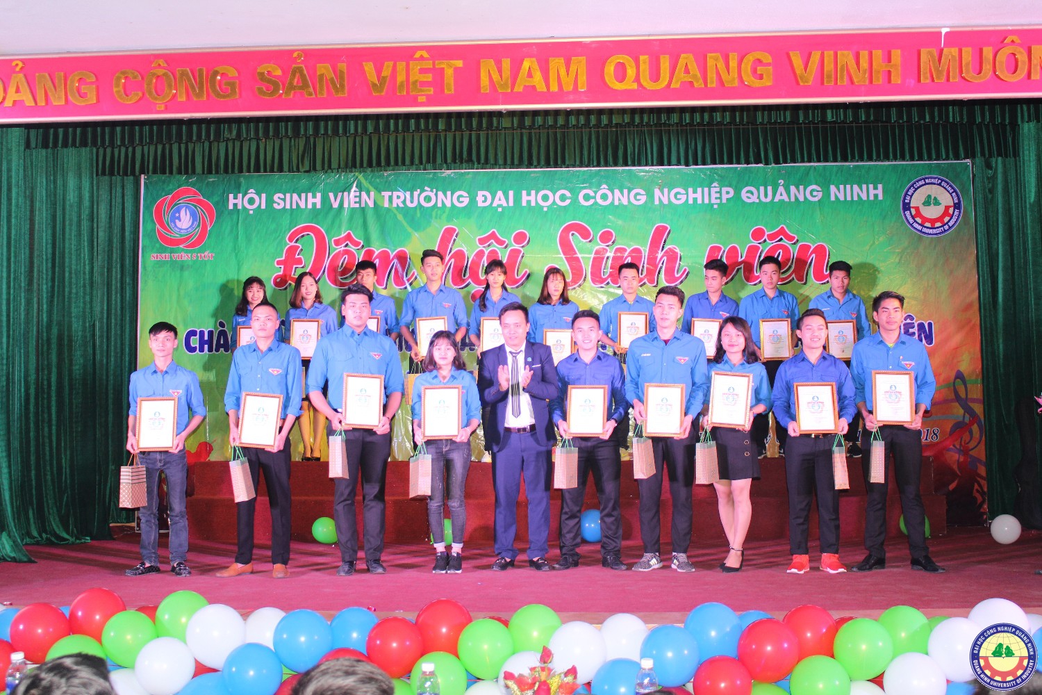 Đêm hội sinh viên kỷ niệm 68 năm ngày truyền thống HSSV 9.1.2018