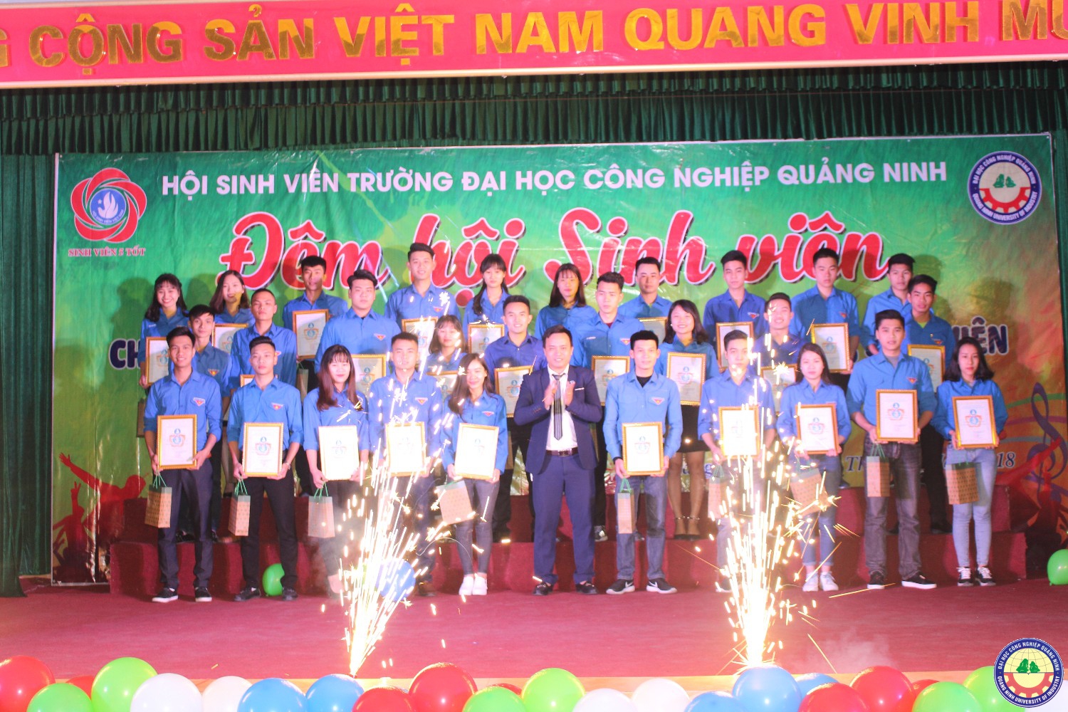 Đêm hội sinh viên kỷ niệm 68 năm ngày truyền thống HSSV 9.1.2018