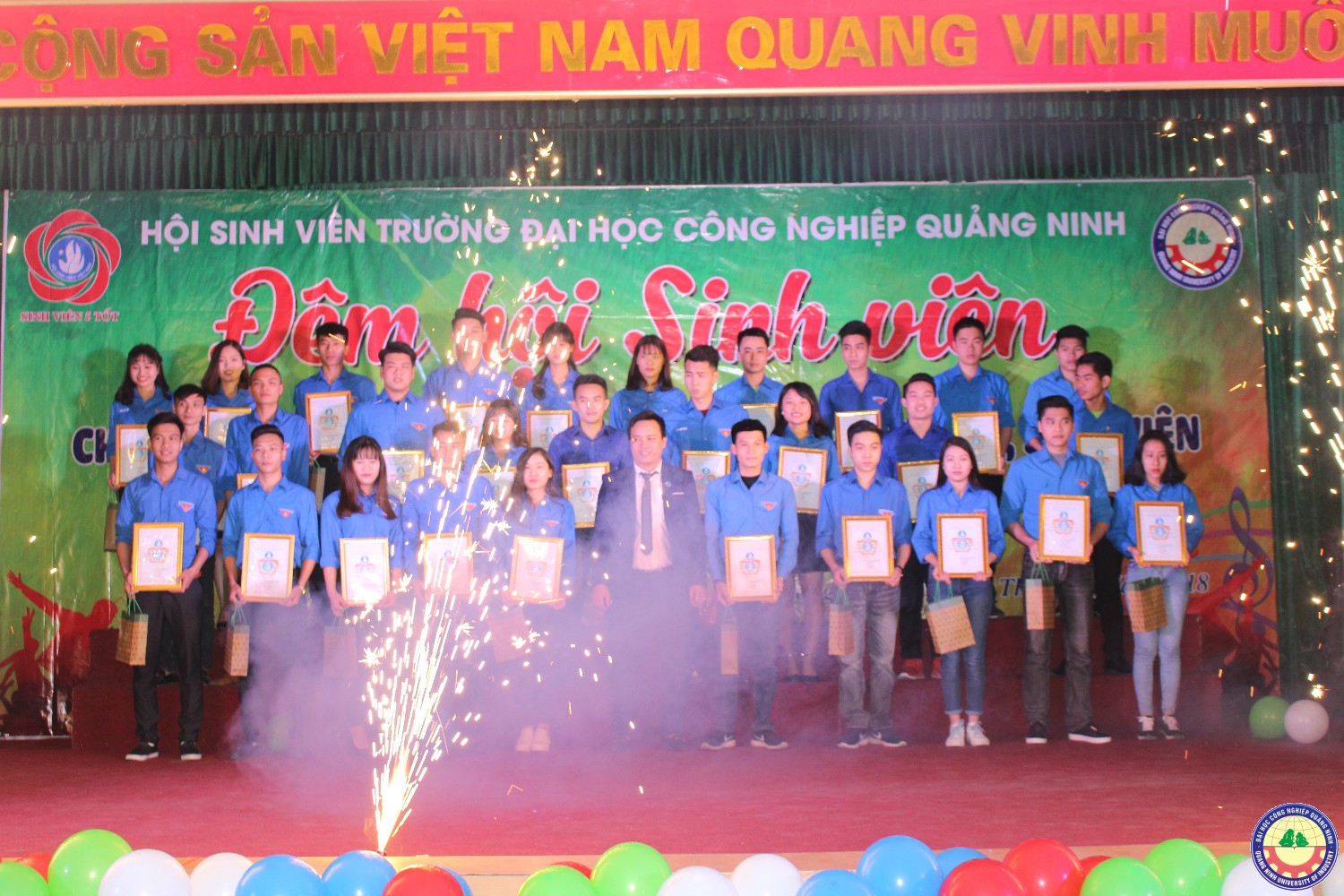 Đêm hội sinh viên kỷ niệm 68 năm ngày truyền thống HSSV 9.1.2018