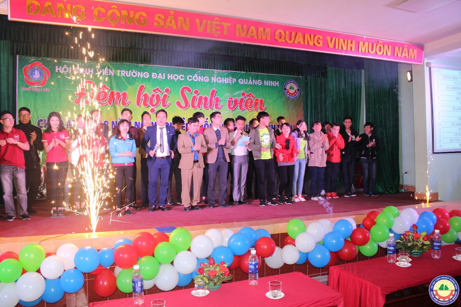 Đêm hội sinh viên kỷ niệm 68 năm ngày truyền thống HSSV 9.1.2018