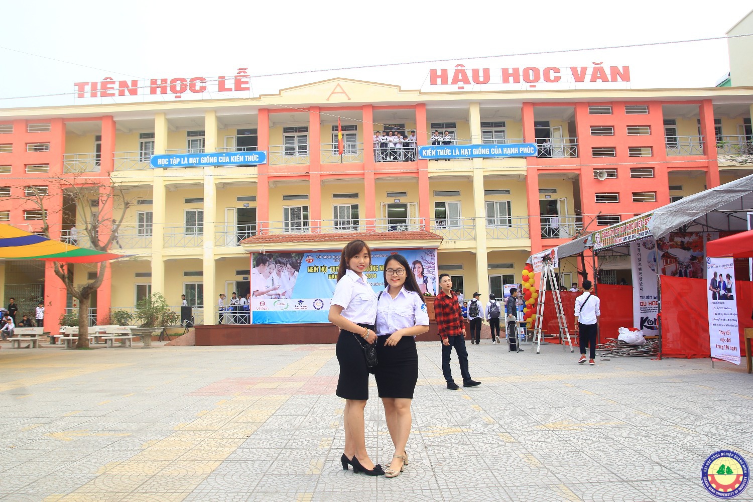 Giao lưu văn nghệ kết hợp với tuyển sinh tại trường 25/10 Thủy Nguyên - Hải Phòng