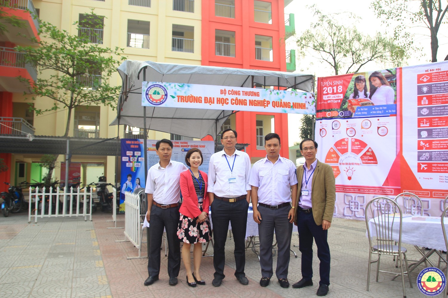 Giao lưu văn nghệ kết hợp với tuyển sinh tại trường 25/10 Thủy Nguyên - Hải Phòng
