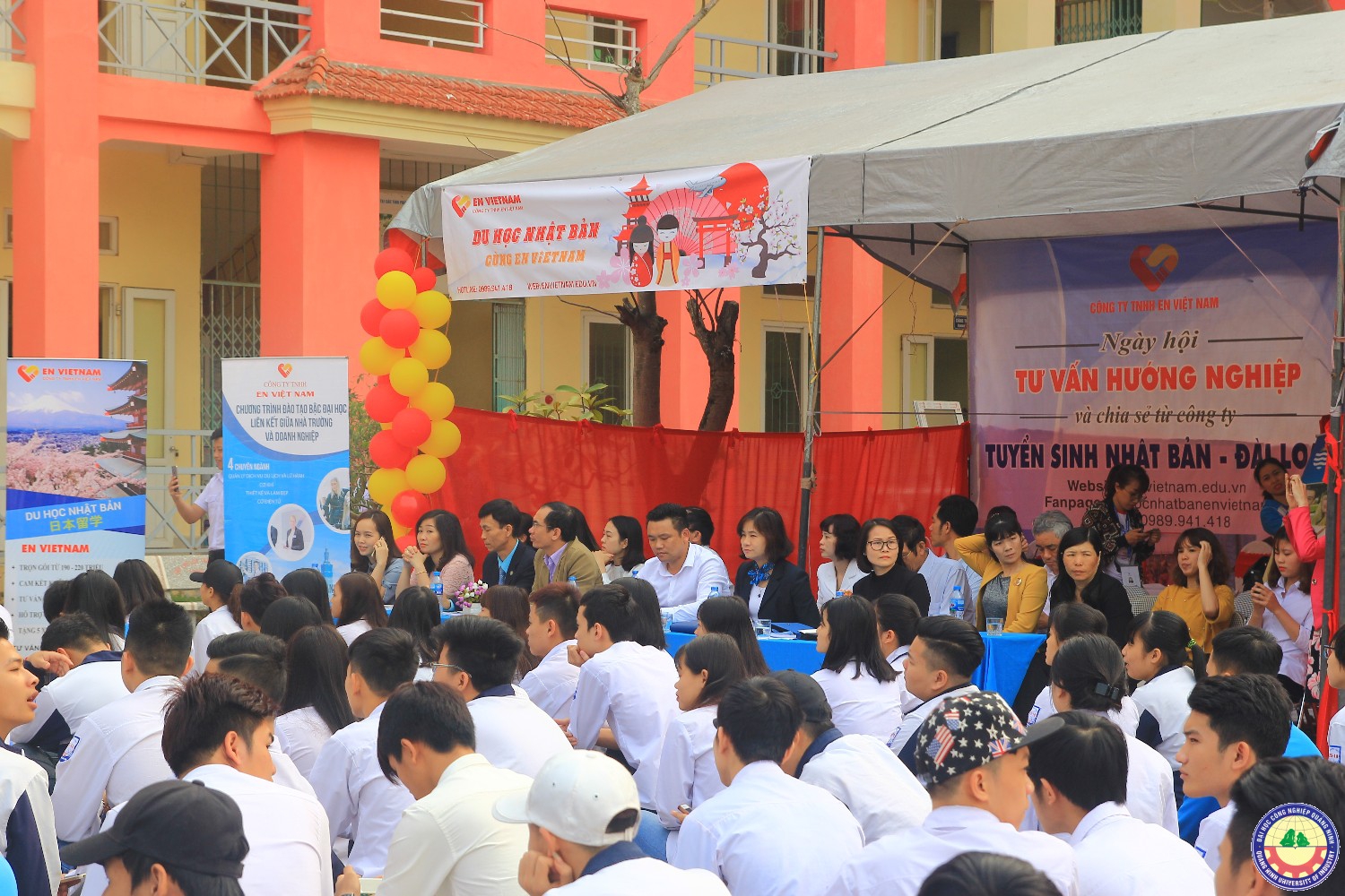 Giao lưu văn nghệ kết hợp với tuyển sinh tại trường 25/10 Thủy Nguyên - Hải Phòng
