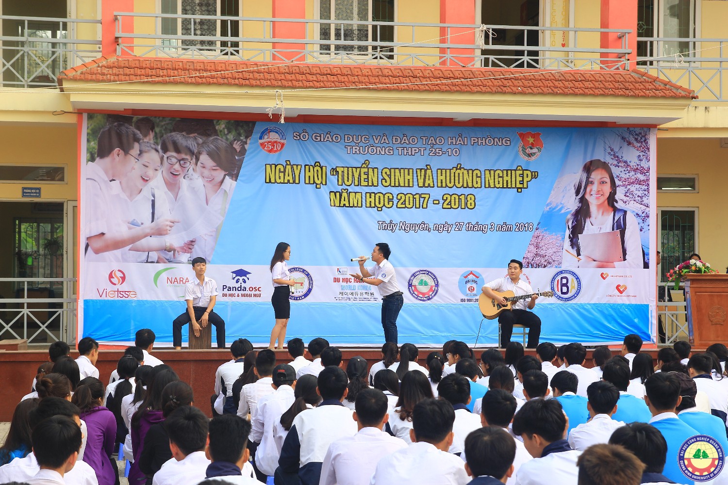 Giao lưu văn nghệ kết hợp với tuyển sinh tại trường 25/10 Thủy Nguyên - Hải Phòng