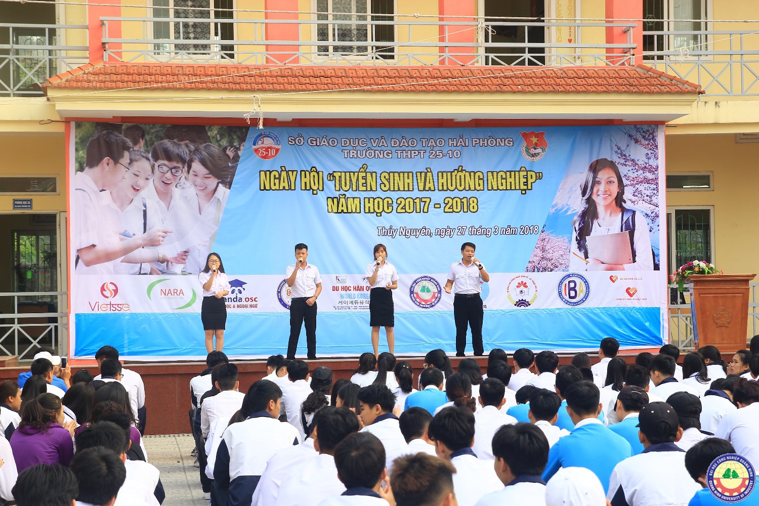 Giao lưu văn nghệ kết hợp với tuyển sinh tại trường 25/10 Thủy Nguyên - Hải Phòng