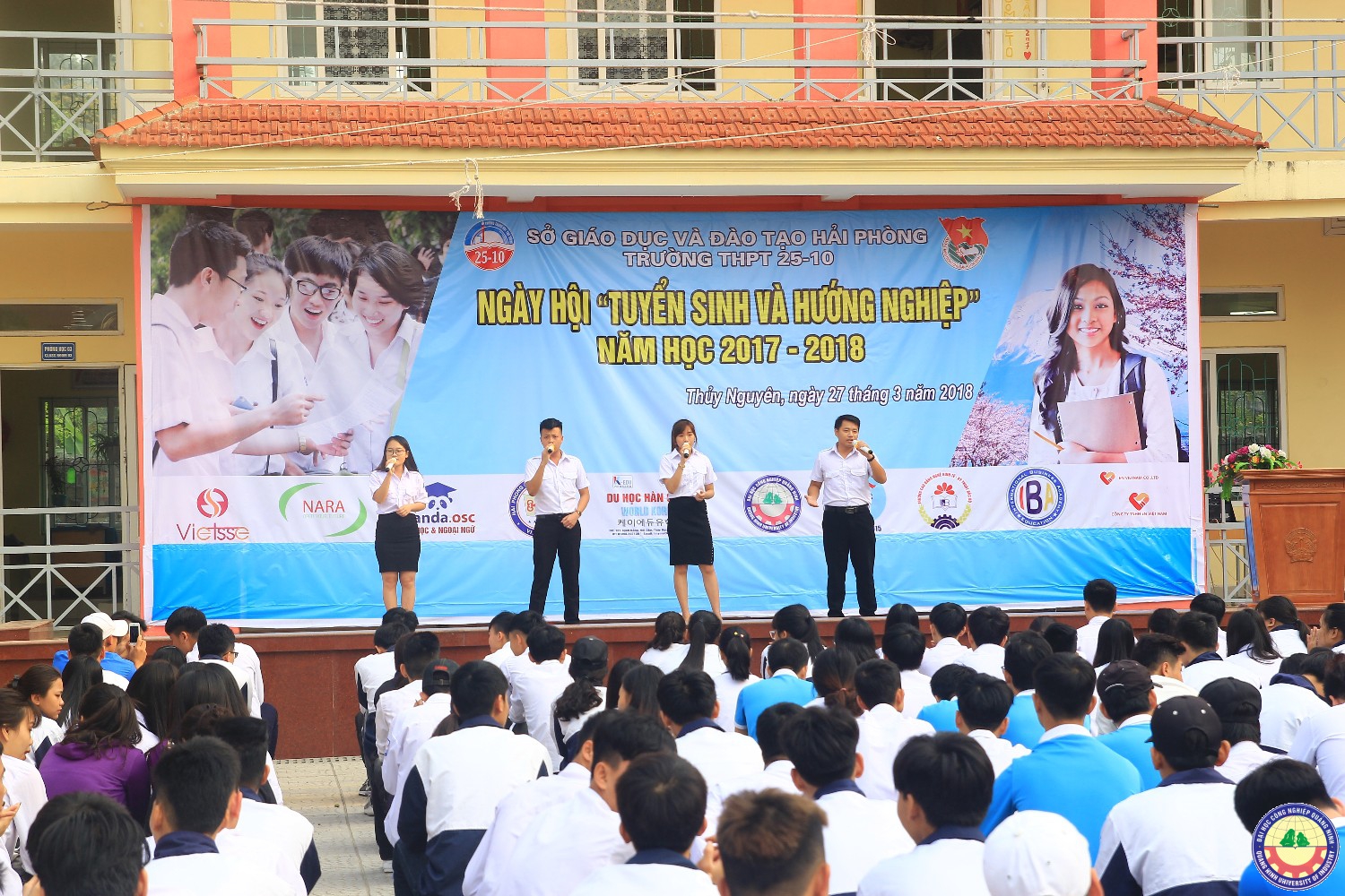 Giao lưu văn nghệ kết hợp với tuyển sinh tại trường 25/10 Thủy Nguyên - Hải Phòng