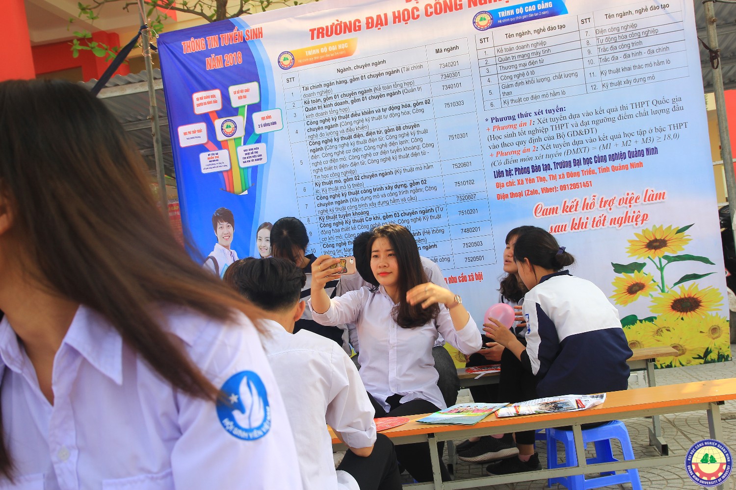 Giao lưu văn nghệ kết hợp với tuyển sinh tại trường 25/10 Thủy Nguyên - Hải Phòng