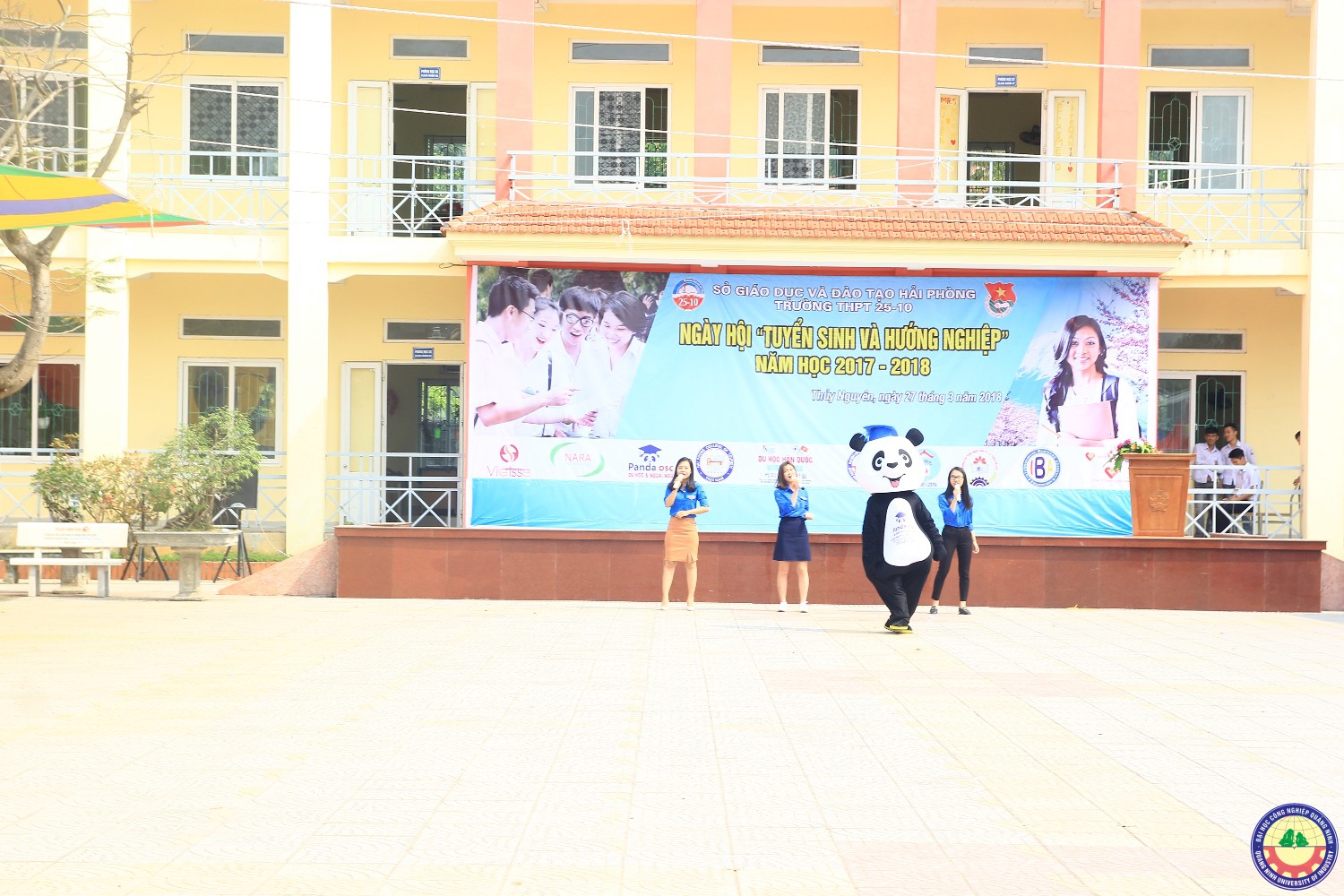 Giao lưu văn nghệ kết hợp với tuyển sinh tại trường 25/10 Thủy Nguyên - Hải Phòng