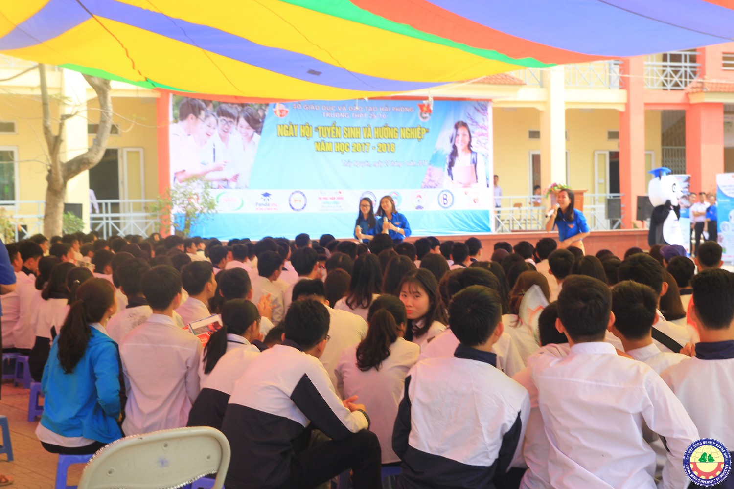 Giao lưu văn nghệ kết hợp với tuyển sinh tại trường 25/10 Thủy Nguyên - Hải Phòng