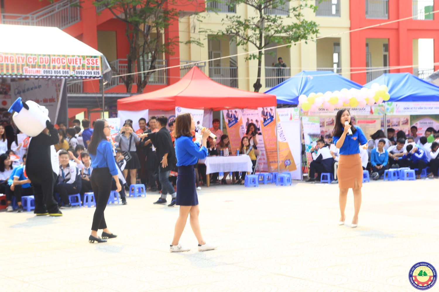 Giao lưu văn nghệ kết hợp với tuyển sinh tại trường 25/10 Thủy Nguyên - Hải Phòng