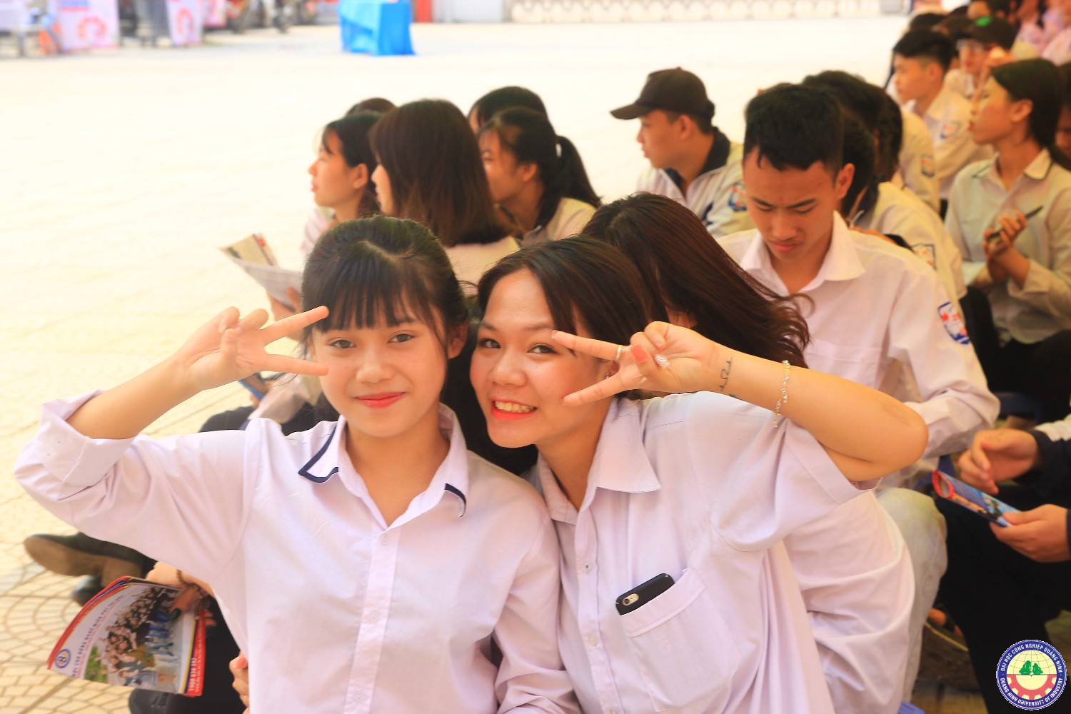 Giao lưu văn nghệ kết hợp với tuyển sinh tại trường 25/10 Thủy Nguyên - Hải Phòng