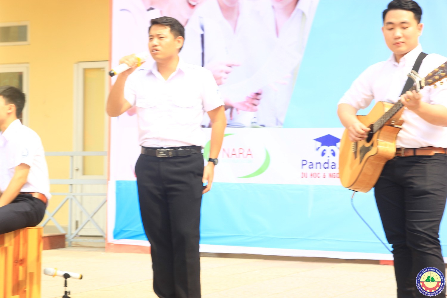 Giao lưu văn nghệ kết hợp với tuyển sinh tại trường 25/10 Thủy Nguyên - Hải Phòng